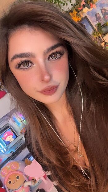 Full leaked Aruuu private onlyfans photo