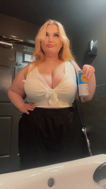 Full leaked Chaosbycallie private onlyfans photo