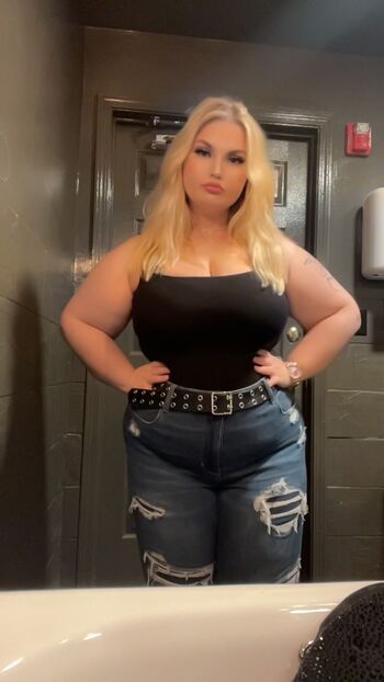 Full leaked Chaosbycallie private onlyfans photo