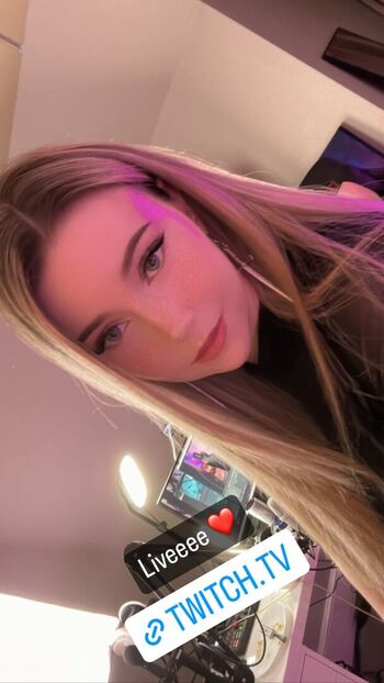 Full leaked Dizzykitten private onlyfans photo