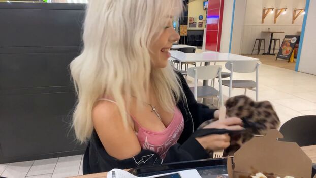 Full leaked Dollblush private onlyfans photo