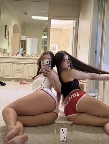 Full leaked Emarr b  page private onlyfans photo