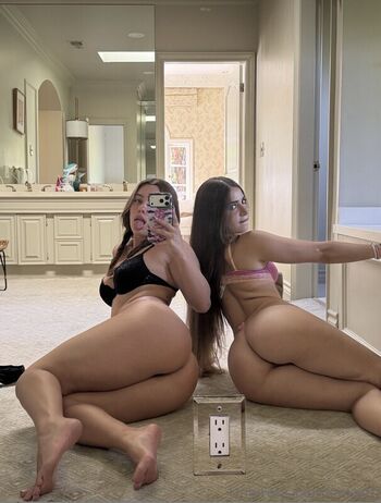 Full leaked Emarr b  page private onlyfans photo