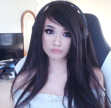 Full leaked Emiru private onlyfans photo