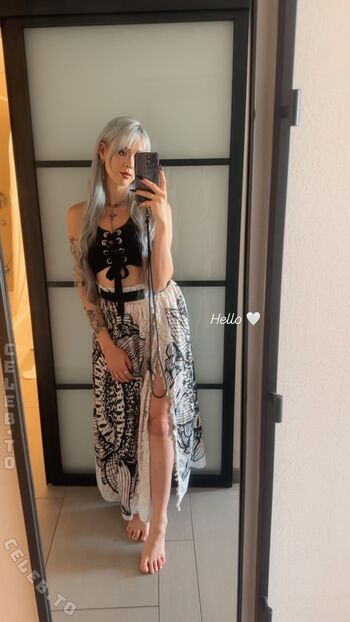 Full leaked Farbenfuchs private onlyfans photo