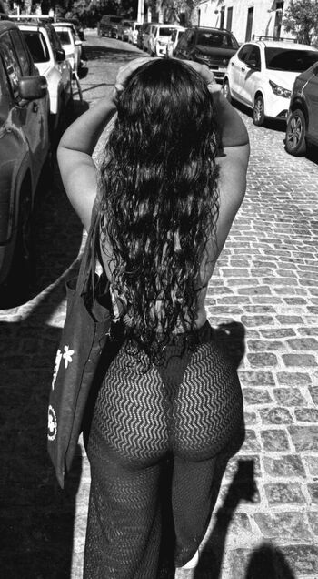 Full leaked Gabriellasiqueiraah private onlyfans photo