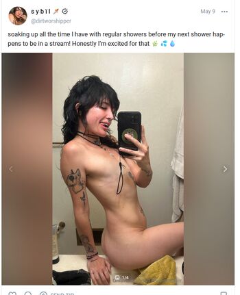 Full leaked Honeyyymoss private onlyfans photo
