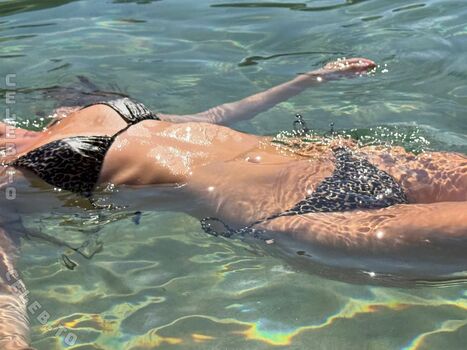Full leaked Izaandelle page private onlyfans photo