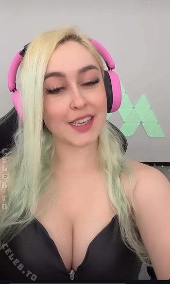Full leaked Juliversal private onlyfans photo