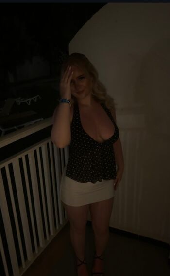 Full leaked Lily grace private onlyfans photo