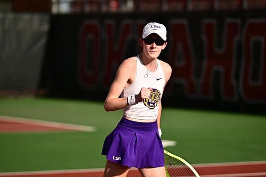 Lsu woman tennis