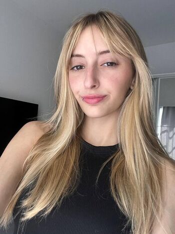 Full leaked Lynareid private onlyfans photo