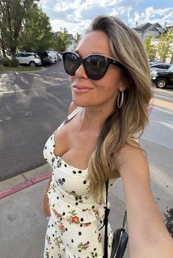Full leaked Michellek page private onlyfans photo
