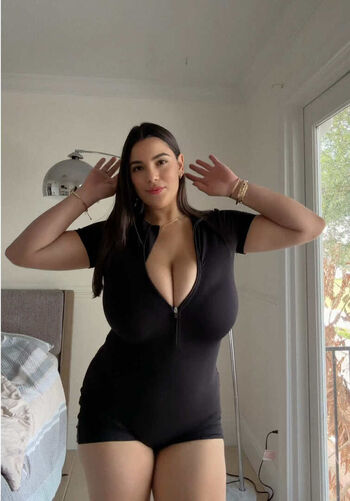 Full leaked Mimi private onlyfans photo