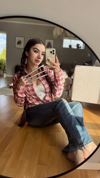 Full leaked Missmikkaa private onlyfans photo