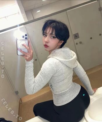 Full leaked Ry ly private onlyfans photo