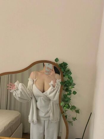 Full leaked Yunxvly private onlyfans photo